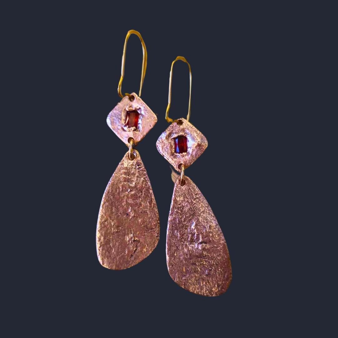 Nature-Inspired Copper Dangle Earrings – Real Leaf Impressions with Bright Orange Stones